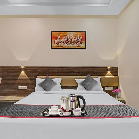 Townhouse 1150 Hotel Dayal Palace Chinhat Exterior photo