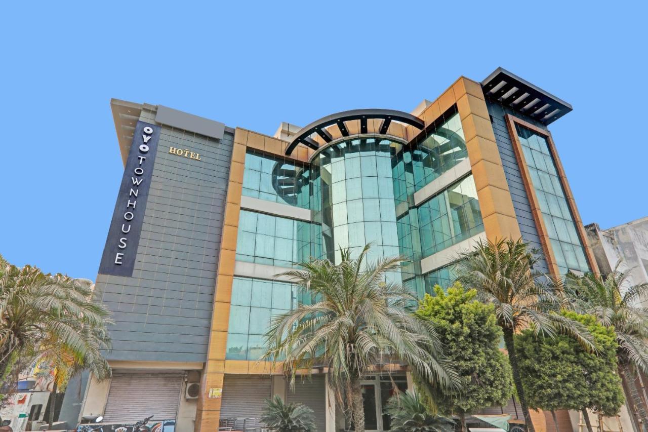 Townhouse 1150 Hotel Dayal Palace Chinhat Exterior photo