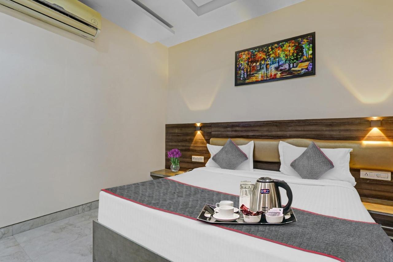 Townhouse 1150 Hotel Dayal Palace Chinhat Exterior photo